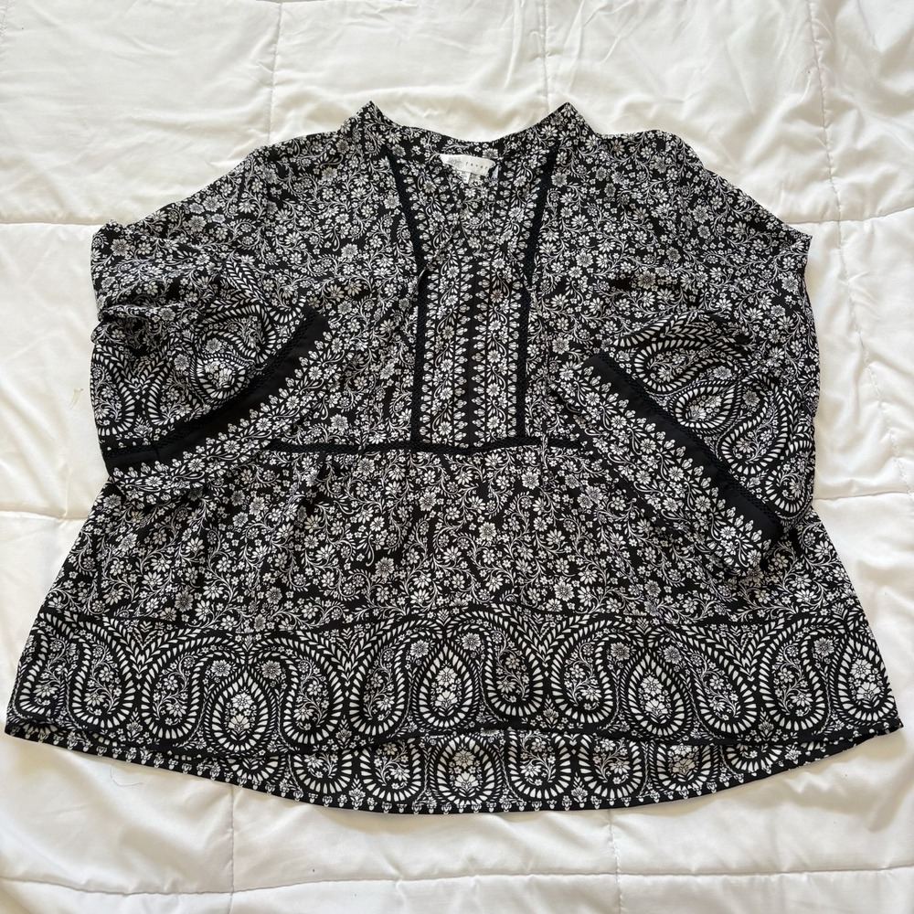 Womens XL Blouse Long Sleeve Black White Floral Boho Hippie Festival Eclectic